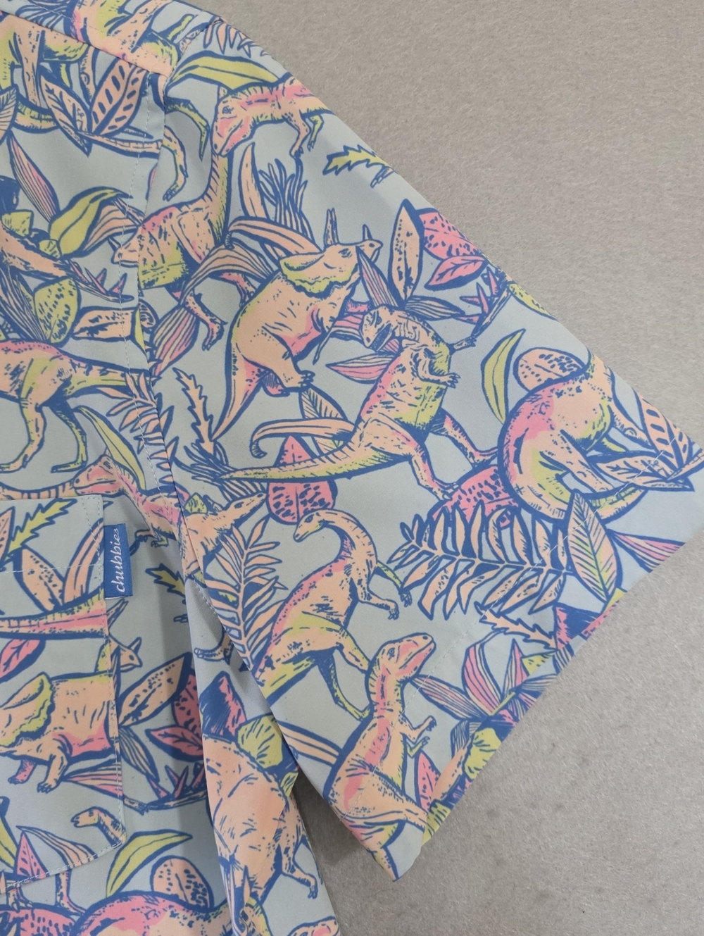 Chubbies Mens Tropical Dinosaur Short Sleeve Button Down Shirt Size Medium - Picture 6 of 10